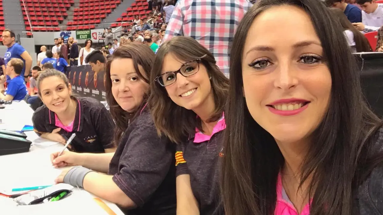 Eugenia N&aacute;jera, a la derecha, junto a otras compa&ntilde;eras en el Pr&iacute;ncipe Felipe