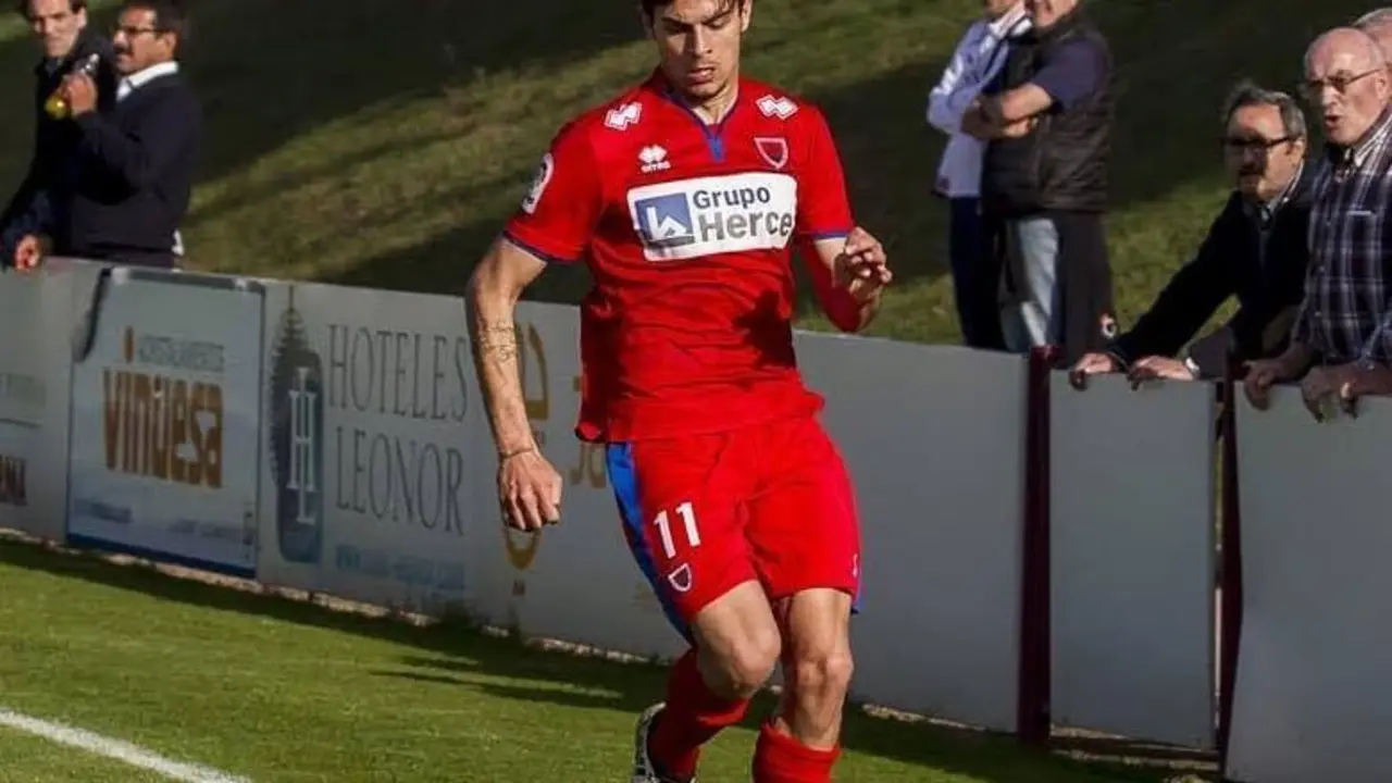 Sergio Cota en su temporada con el Sari&ntilde;ena/Foto: Julio Calvo 
