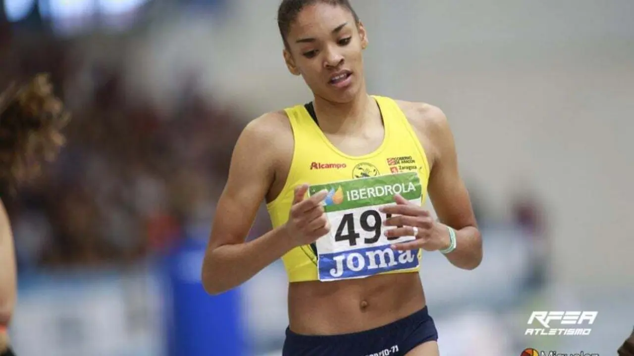 La atleta zaragozana Salma Paralluelo ha conseguido un tiempo de 59,33 segundos en el FOJE