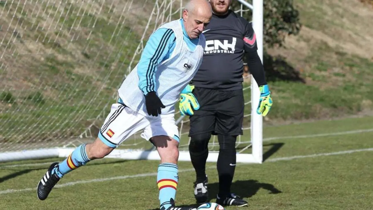 Juan Se&ntilde;or en un partido de veteranos. Foto: Sef&uacute;tbol