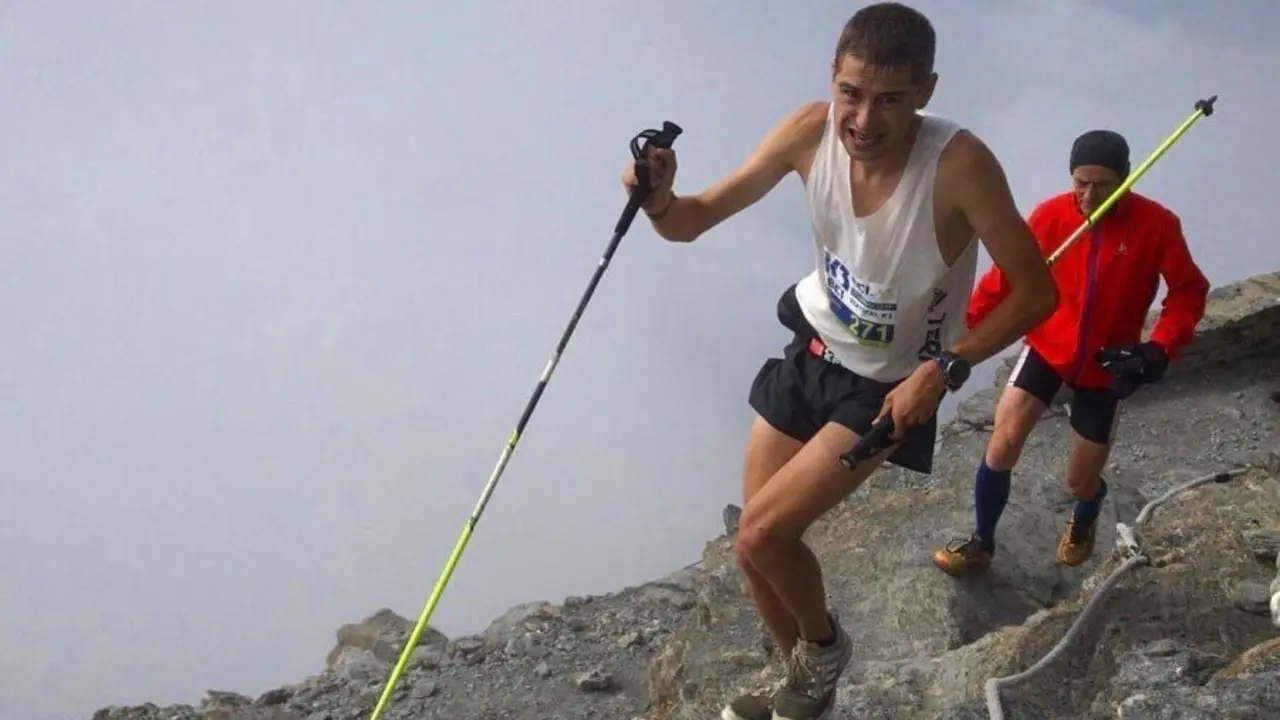 Dani Osanz, en pleno esfuerzo durante el triple kil&oacute;metro vertical en la prueba celebrada en Alpes. Foto: @DanielOsanz1