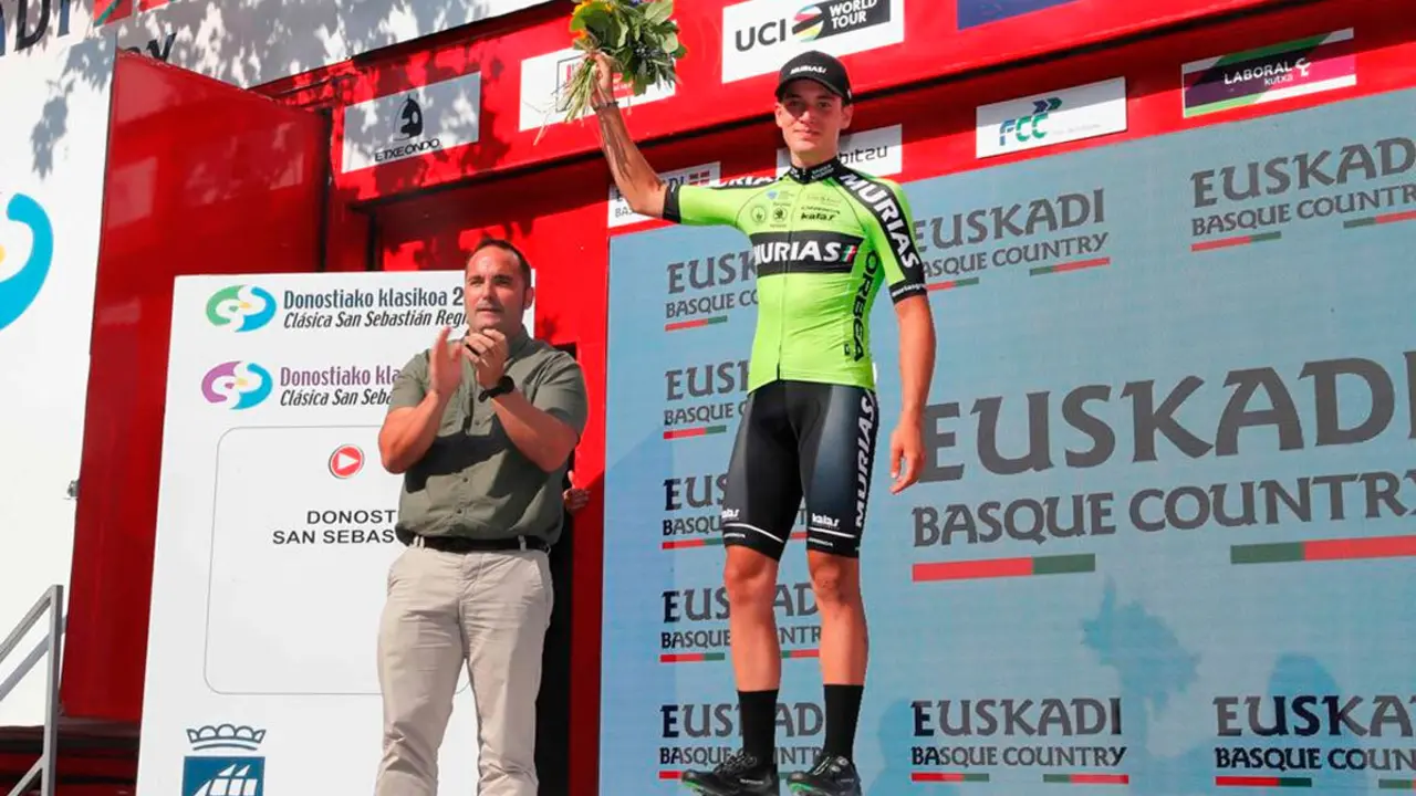 Fernando Barcel&oacute; en el podium de la cl&aacute;sica de San Sebasti&aacute;n | Foto:Gomez Sport / Euskadi-Murias 