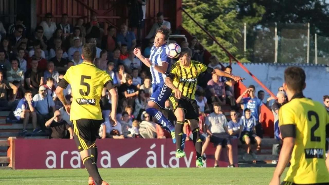 &Uacute;ltimo choque entre el Real Zaragoza y el Alav&eacute;s. | Foto: Alav&eacute;s