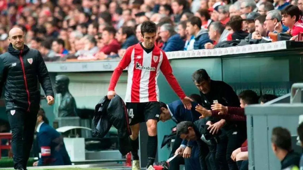 Susaeta con la camiseta del Athletic. Foto: AupaAthletic.com