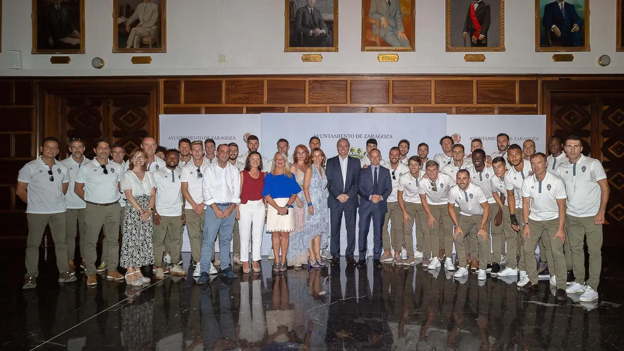 Recepci&oacute;n al Real Zaragoza en el Ayuntamiento. Foto: Ayuntamiento de Zaragoza