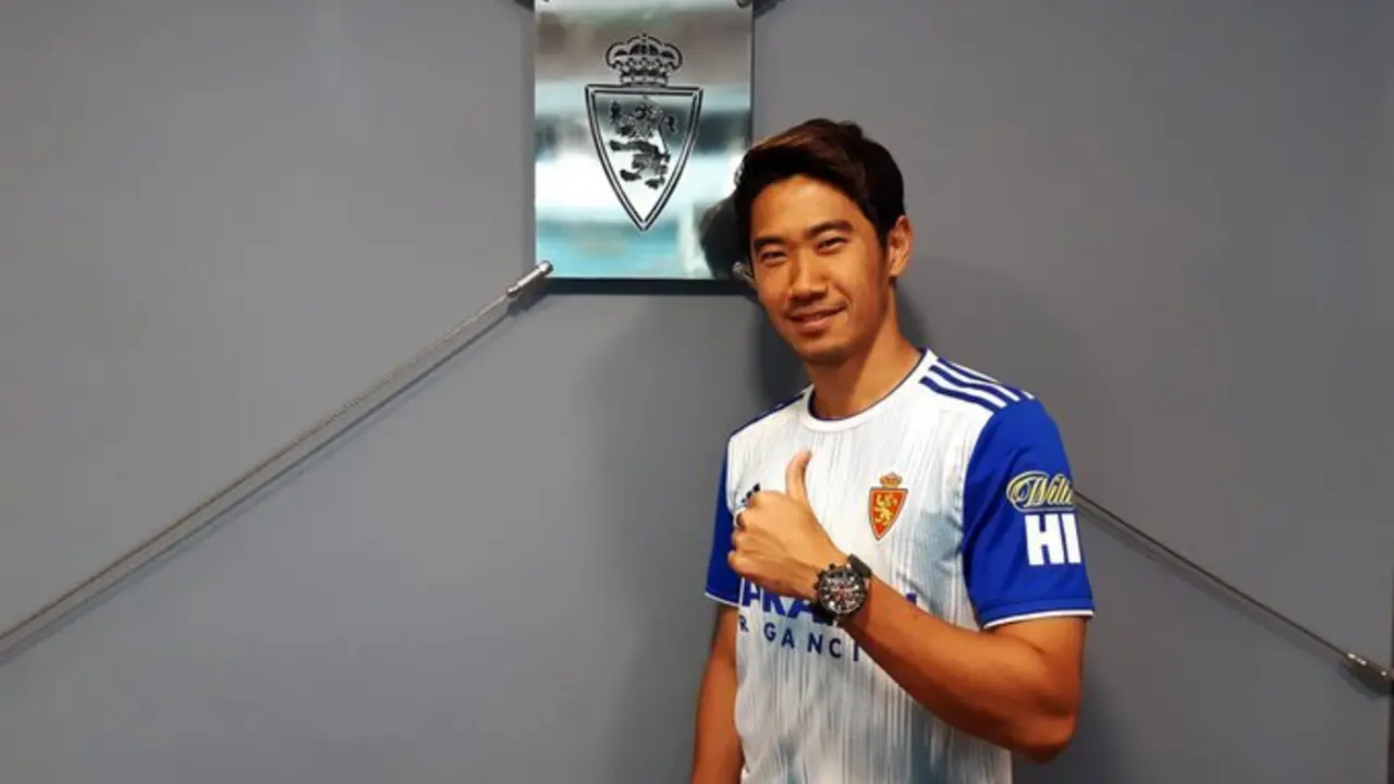 Kagawa con la camiseta del Real Zaragoza. Foto: Real Zaragoza