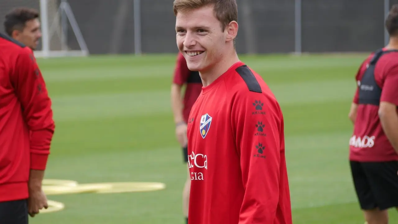 Sergio G&oacute;mez en un entrenamiento con el Huesca | Foto: SD Huesca
