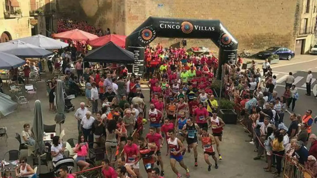 Imagen de la salida de la 10K de Uncastillo en la edici&oacute;n del a&ntilde;o anterior. Foto: Comarca Cinco Villas