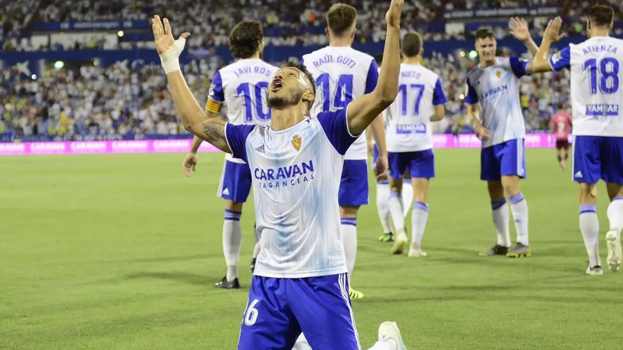 Luis Su&aacute;rez celebra su primer gol con la camiseta del Real Zaragoza | Foto: Real Zaragoza