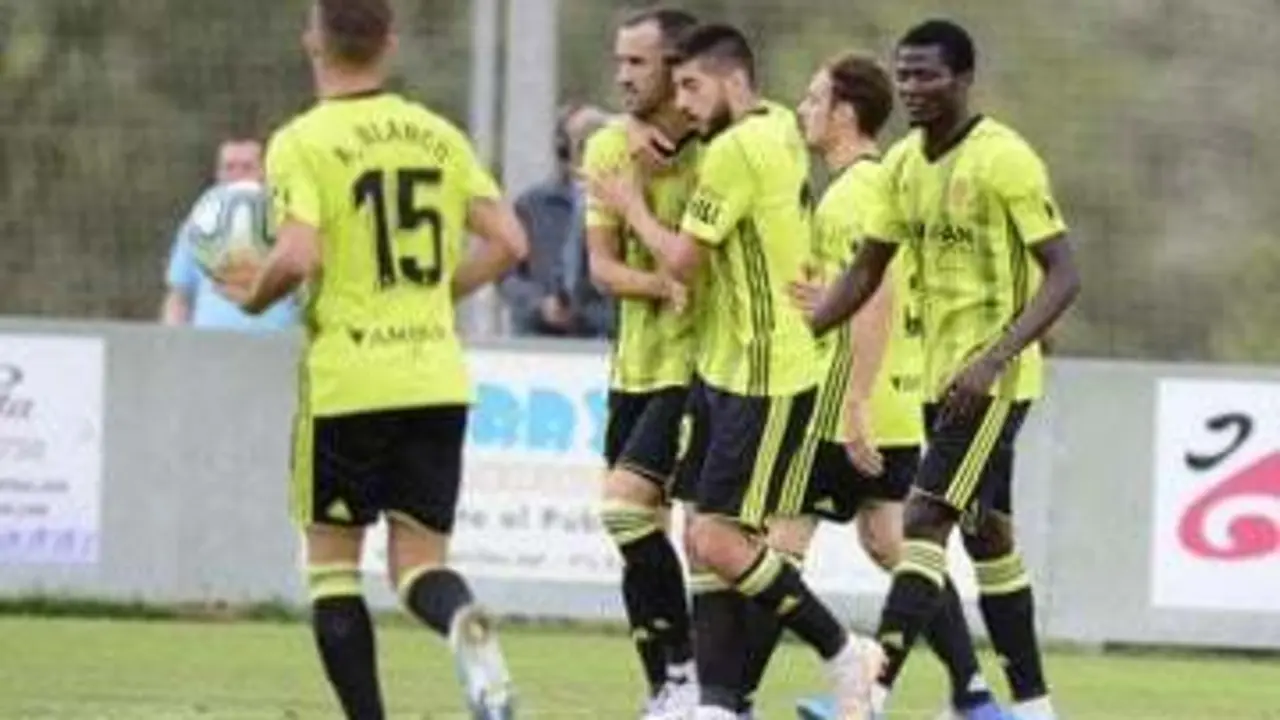 El Real Zaragoza en su partido amistoso ante el Brea. Foto: Real Zaragoza