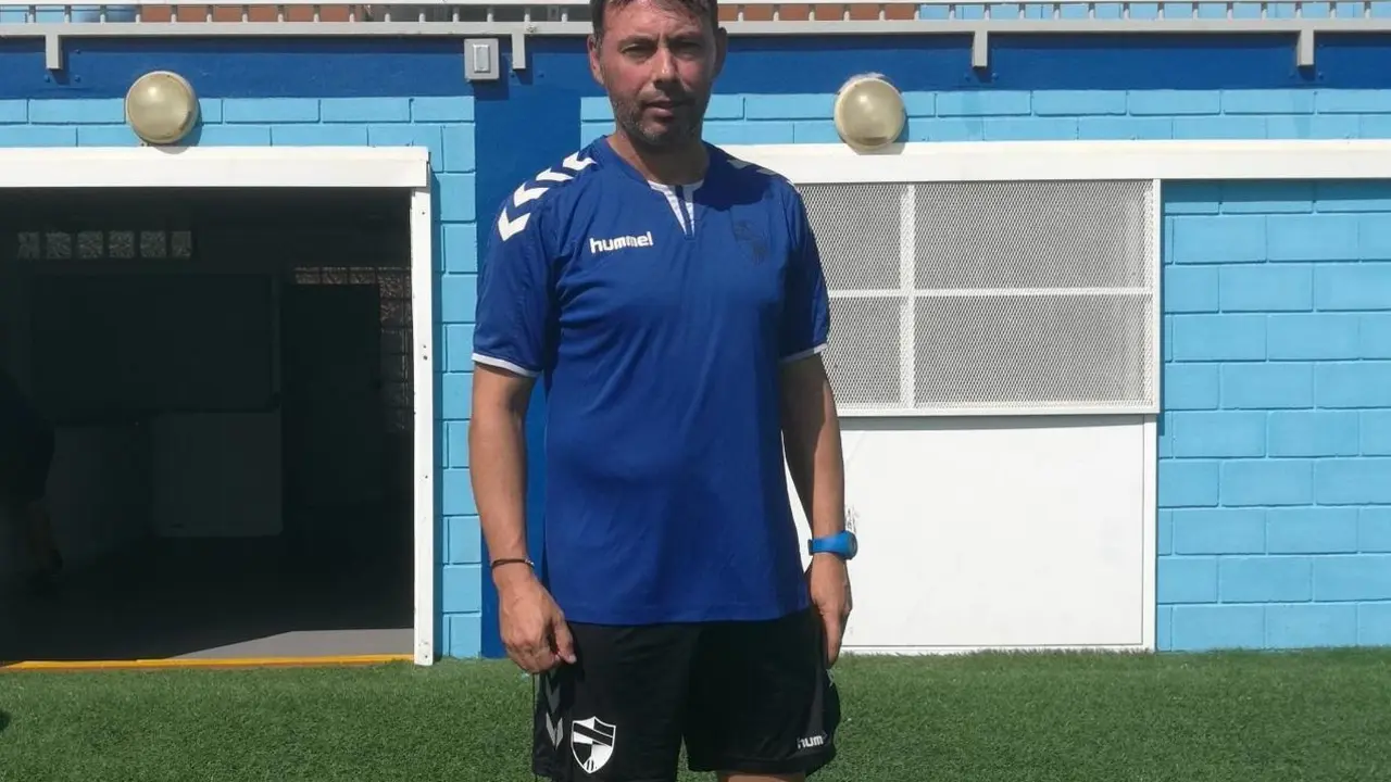 Sanl&uacute;car en un entrenamiento del CD Ebro. | Foto: CD Ebro