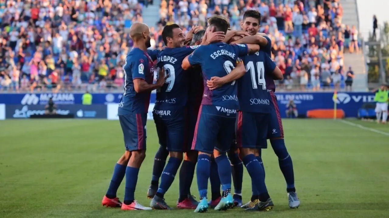 Los azulgranas celebran uno de los tantos frente al Deportivo | Foto: SD Huesca