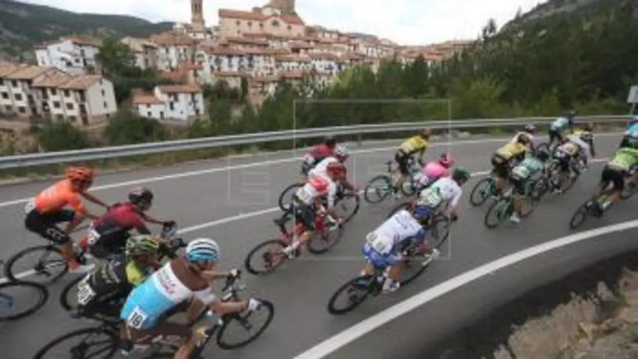 La Vuelta Ciclista Espa&ntilde;a en Mora de Rubielos. Foto: Efe Javier Liz&oacute;n
