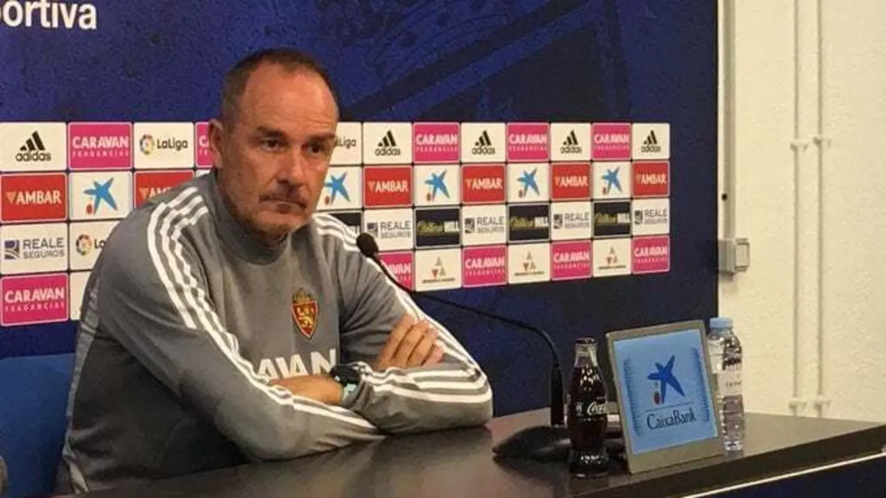 V&iacute;ctor Fern&aacute;ndez en sala de prensa. Foto: Real Zaragoza