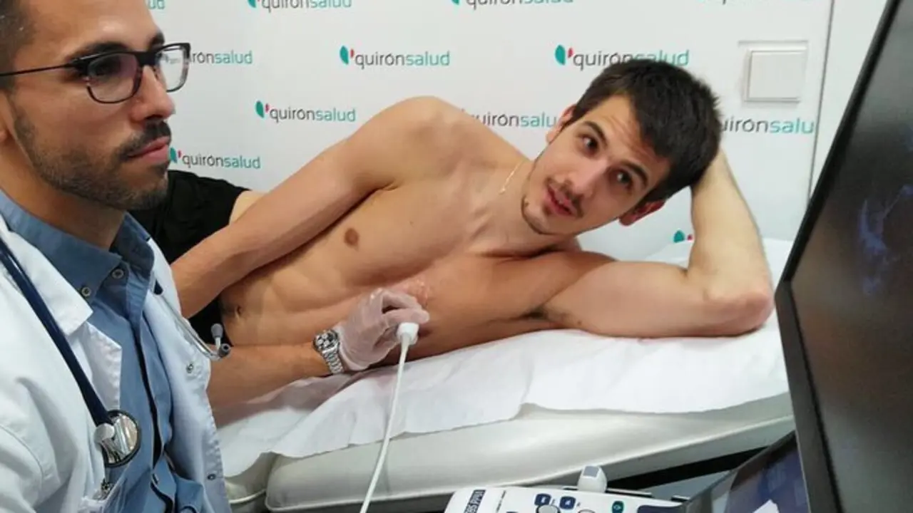Nico Brussino, durante el reconocimiento m&eacute;dico. Foto: Casademont Zaragoza