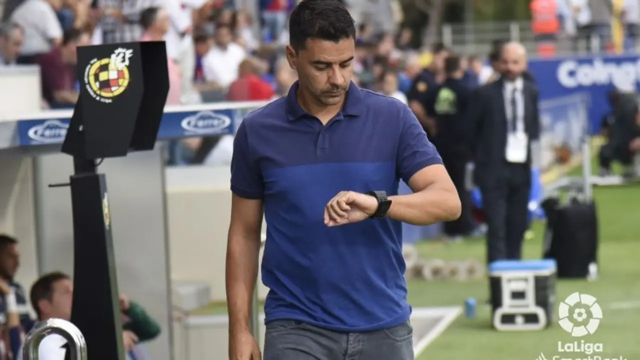 M&iacute;chel desde el banquillo | Foto: LaLiga