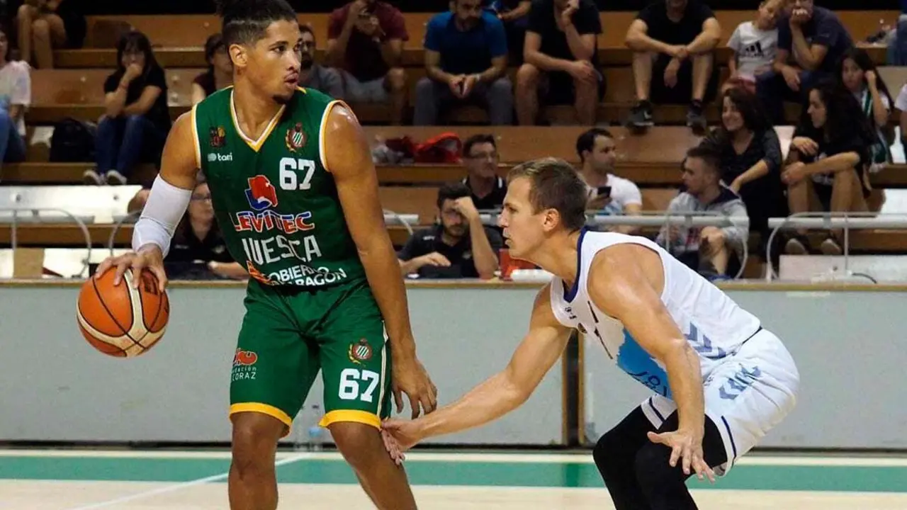 Alex Tamayo volver&aacute; a ejercer de base en el &uacute;ltimo test de pretemporada | Foto: C.Pascual