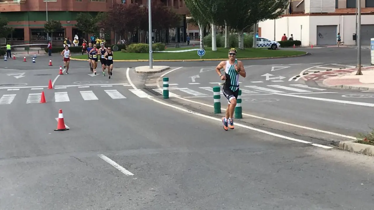 Edici&oacute;n R&eacute;cord de la Media Marat&oacute;n Ciudad de Teruel 2019 a su paso por el barrio del Ensanche. |Foto: Bernardo S&aacute;nchez