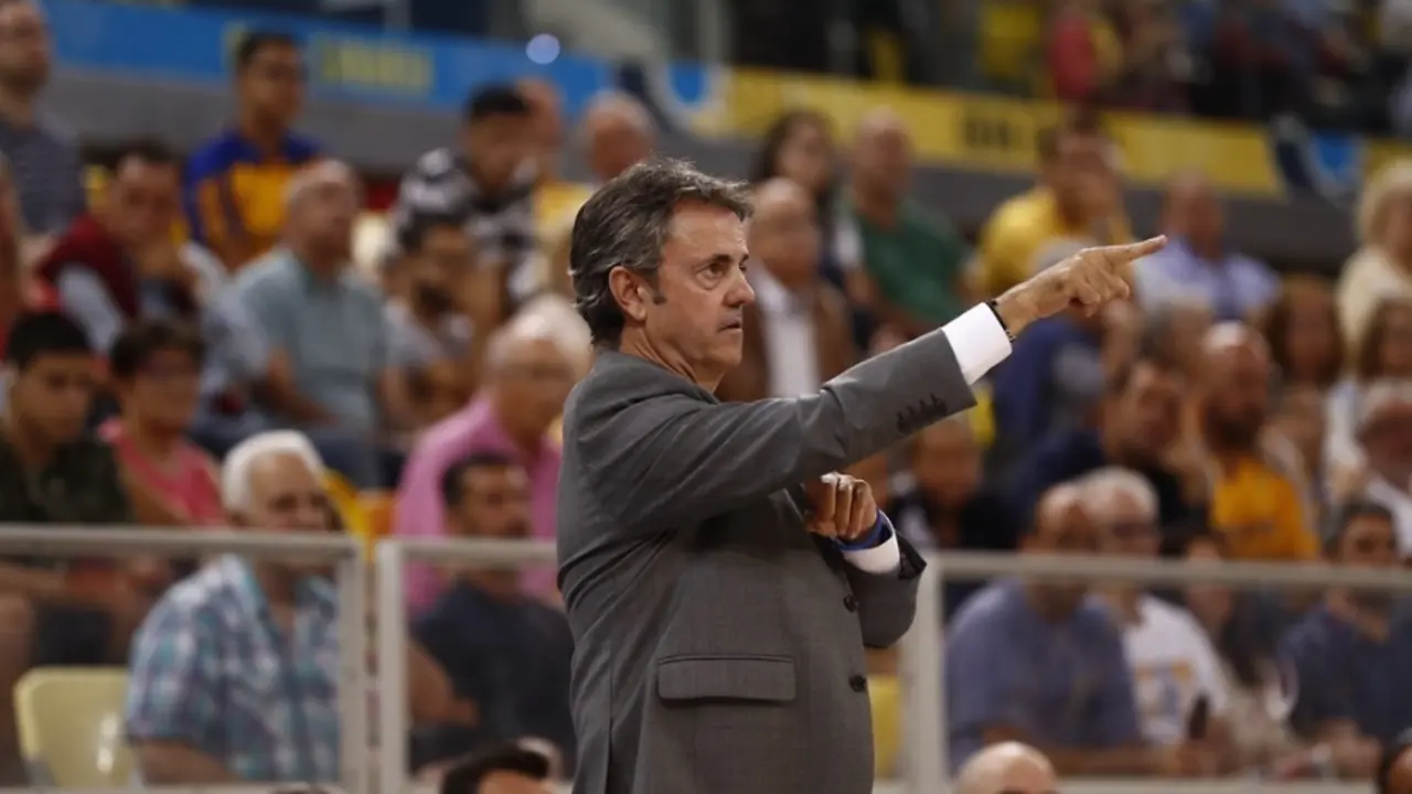 Porfirio Fisac, durante el partido en Gran Canaria. Foto: M. Henr&iacute;quez/ACB