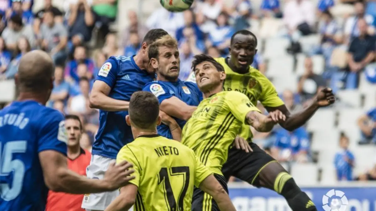 El Real Zaragoza no pas&oacute; del empate en Oviedo en la primer vuelta. Foto: La Liga