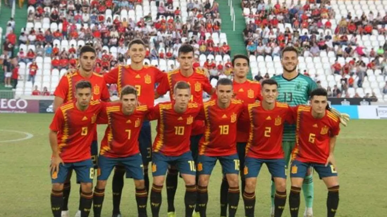 El once inicial de la sub 21 con &Aacute;lvaro Fern&aacute;ndez. | Foto: David Jurado/C&oacute;rdoba Deporte