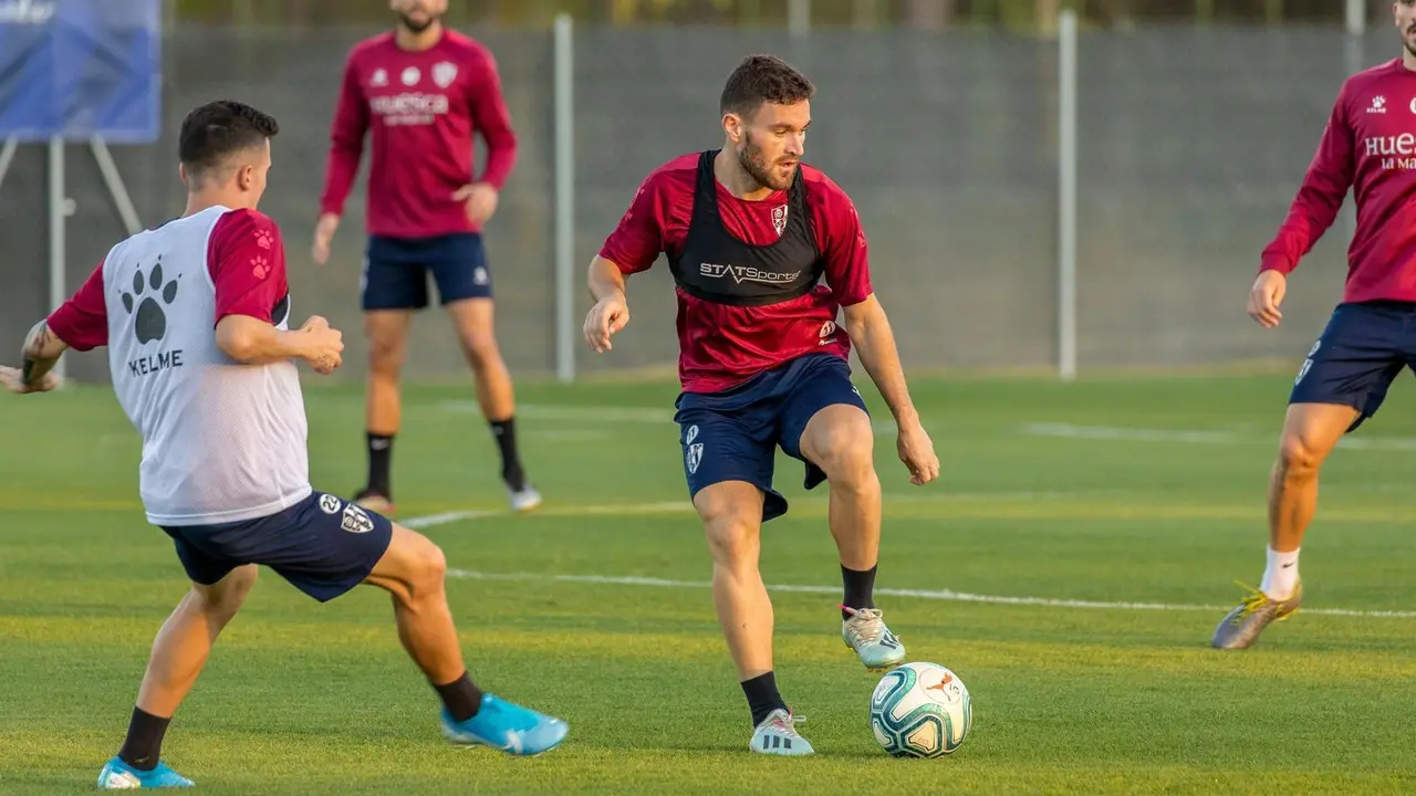 Gal&aacute;n durante el entrenamiento. | Foto: SD Huesca