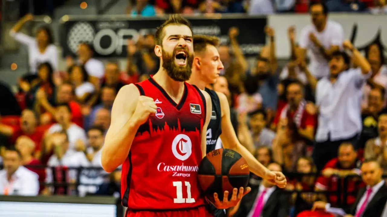 Nemanja Radovic celebra la victoria de su equipo | Foto: Casademont Zaragoza

