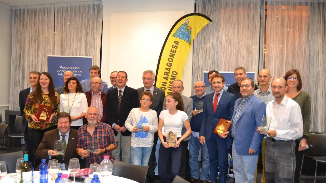 Foto de familia de los premiados en la cena de la FAM 2019. Foto: Sportaragon