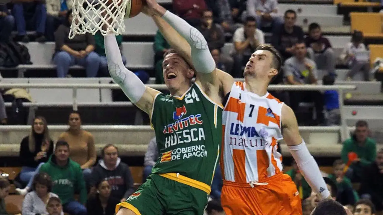 Lucha y entrega, es la carta de presentaci&oacute;n de David Skara en las primeras jornadas de LEB Oro | Foto: C.Pascual