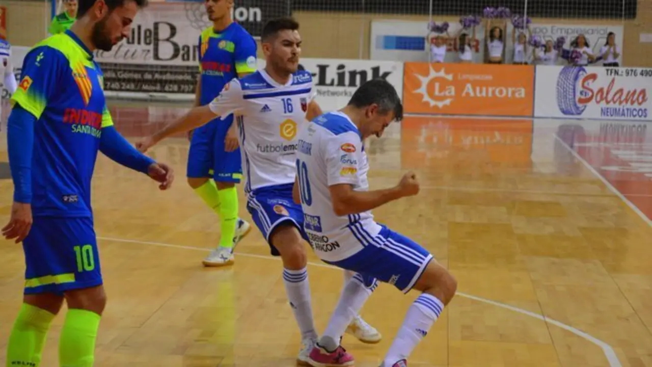 Carlos Retamar celebra uno de los goles. Foto: Pedro Luis Serrano