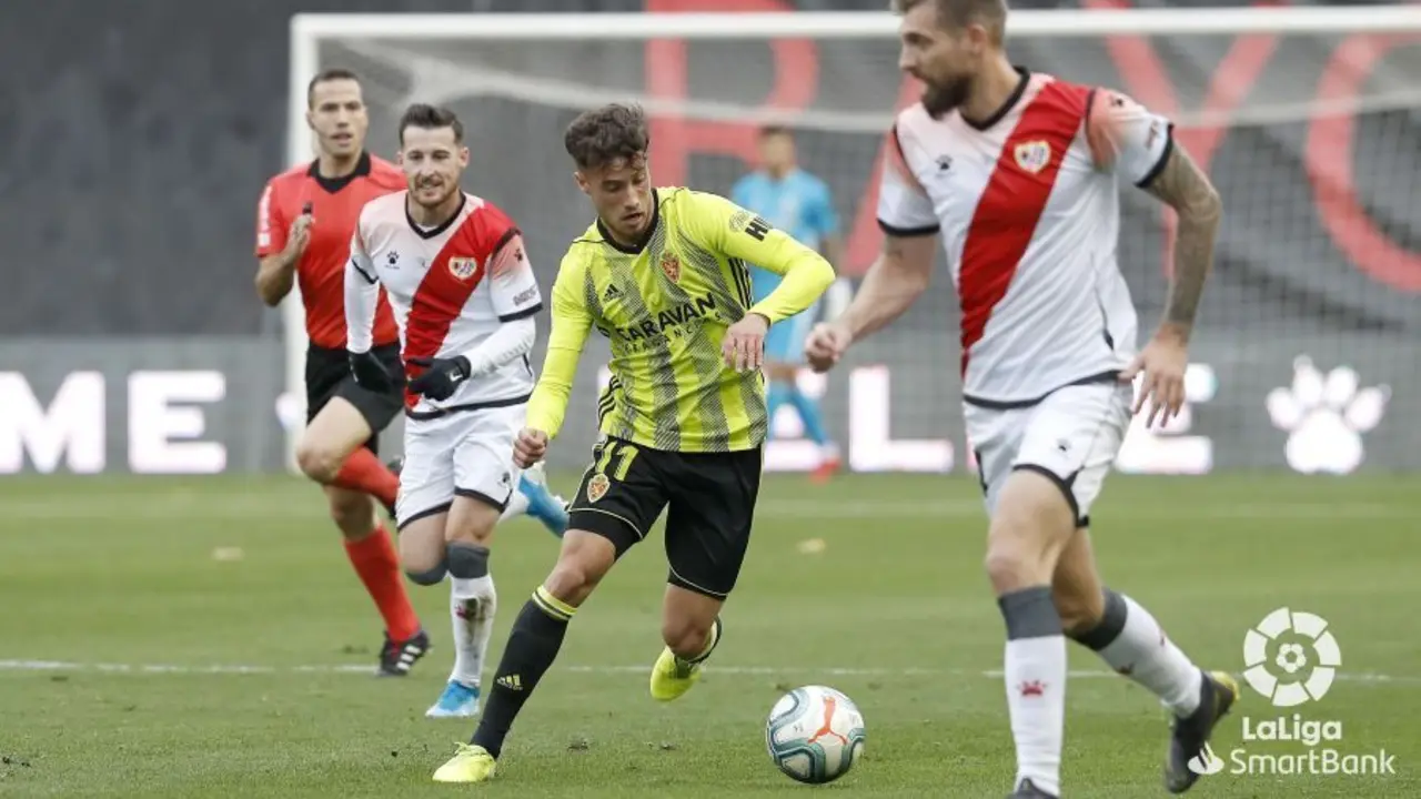Javi Puado debut&oacute; con el Real Zaragoza en la victoria ante el Rayo de la primera vuelta | Foto: LFP