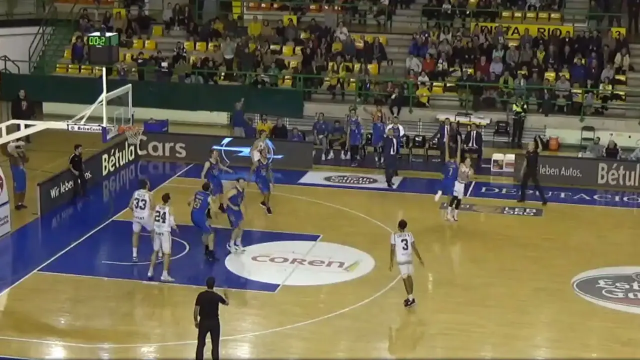 Fran C&aacute;rdenas, en el momento que es arrollado a 2 d&eacute;cimas del final