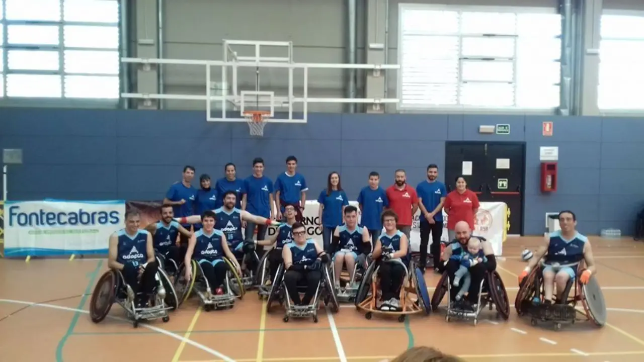 Imagen del equipo de rugby Adapta Zaragoza que gan&oacute; de forma holgada en la primera jornada de la competici&oacute;n. Foto: Cedida