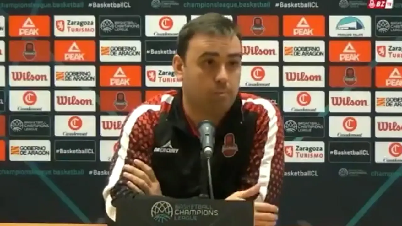 Sergio Lam&uacute;a, este martes en sala de prensa. Fotograma de @BasketZaragoza