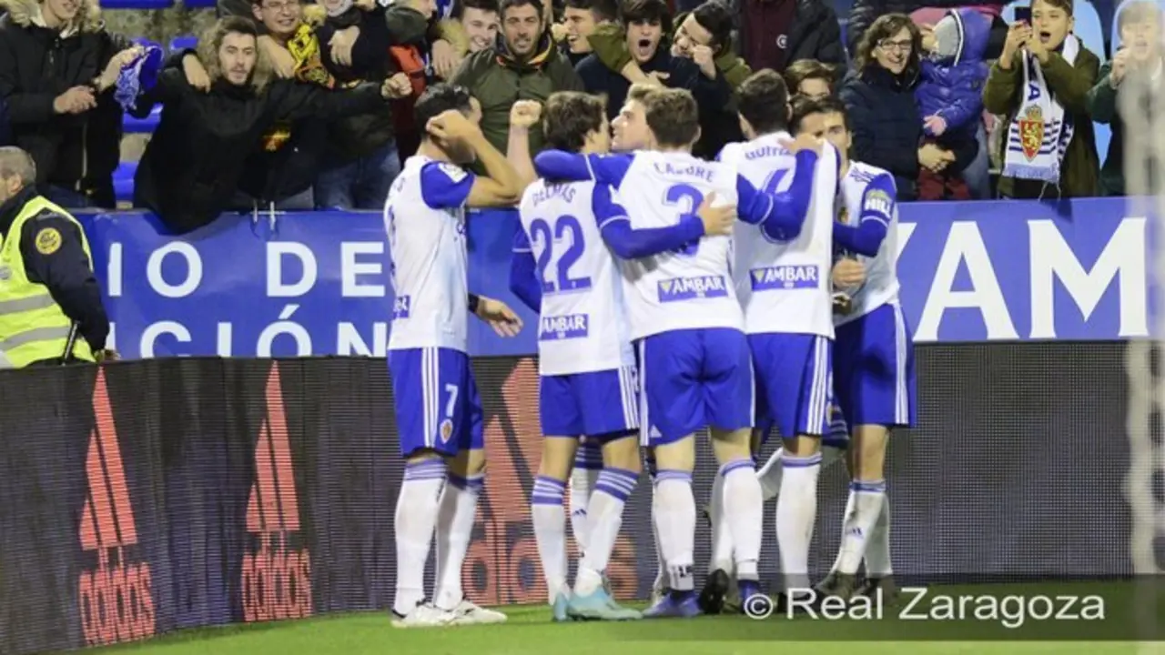 El Real Zaragoza en su encuentro de la primera vuelta ante el Racing. Foto: Real Zaragoza