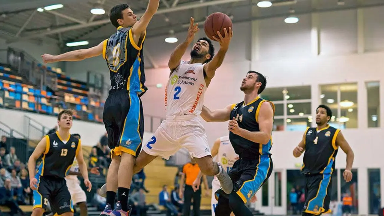 Alec Wintering con su &uacute;ltimo equipo, los Dutch Windmills | Foto: Martin Blom