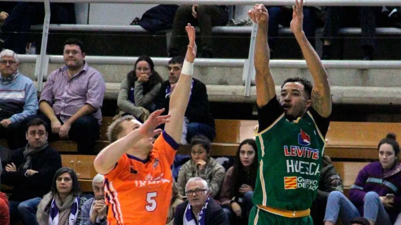 Olin Carter III, el especialista por antonomasia de Levitec Huesca en el triple | Foto: CBPHuesca