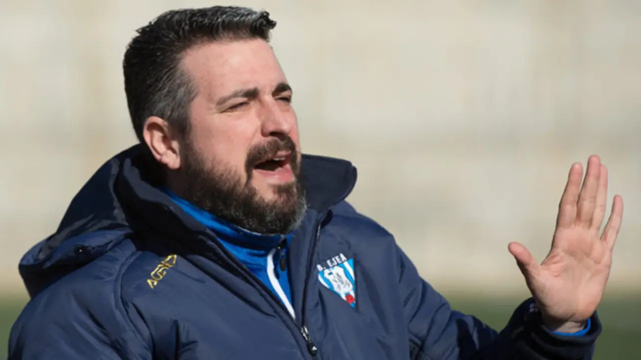 Nestor P&eacute;rez en su anterior etapa en el Ejea