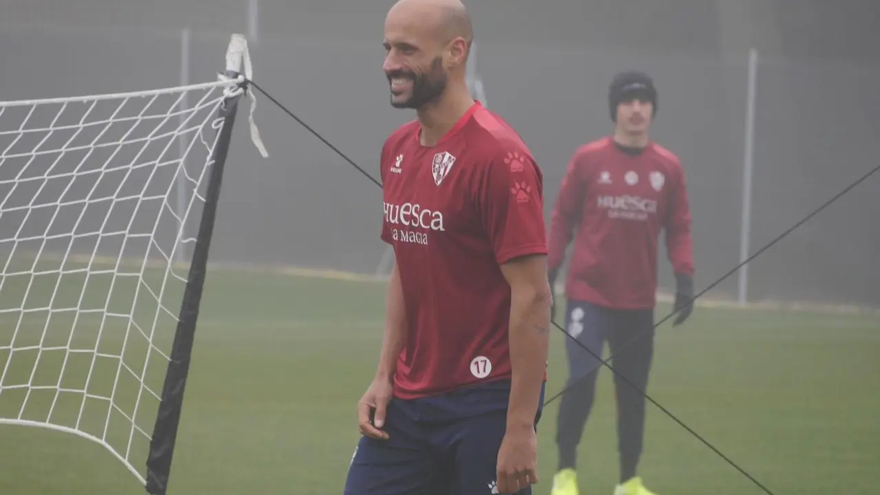 Mikel Rico, impasible ante el fr&iacute;o, en un entrenamiento. Foto: Cedida