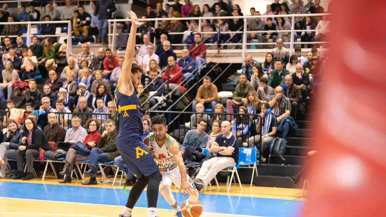 Olin Carter, en el partido en Oviedo. Foto: Oviedo CB