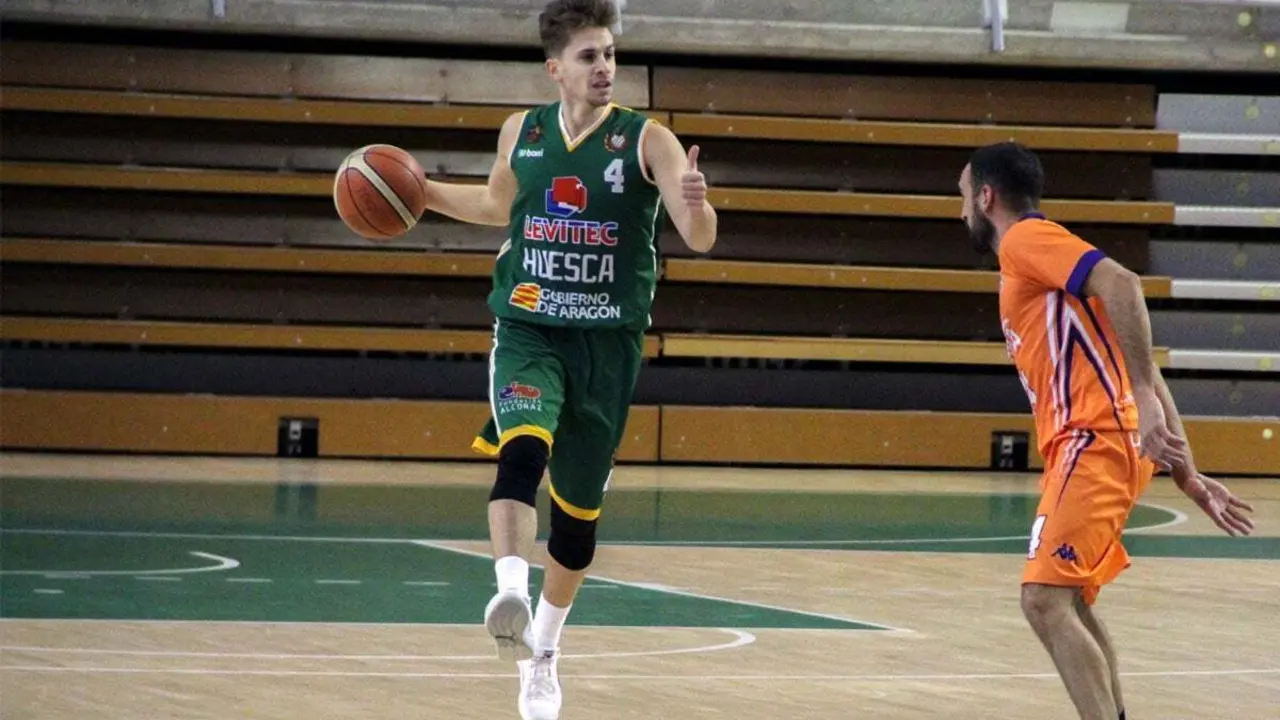 Fran C&aacute;rdenas, un maestro en la direcci&oacute;n, recuperado ya de su lesi&oacute;n | Foto: CBPHuesca