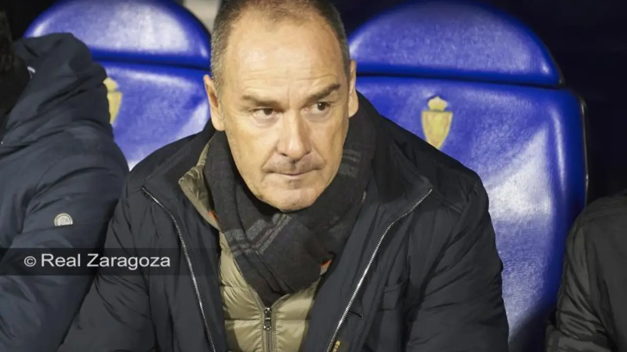 V&iacute;ctor Fern&aacute;ndez en el banquillo zaragocista. Foto: Real Zaragoza