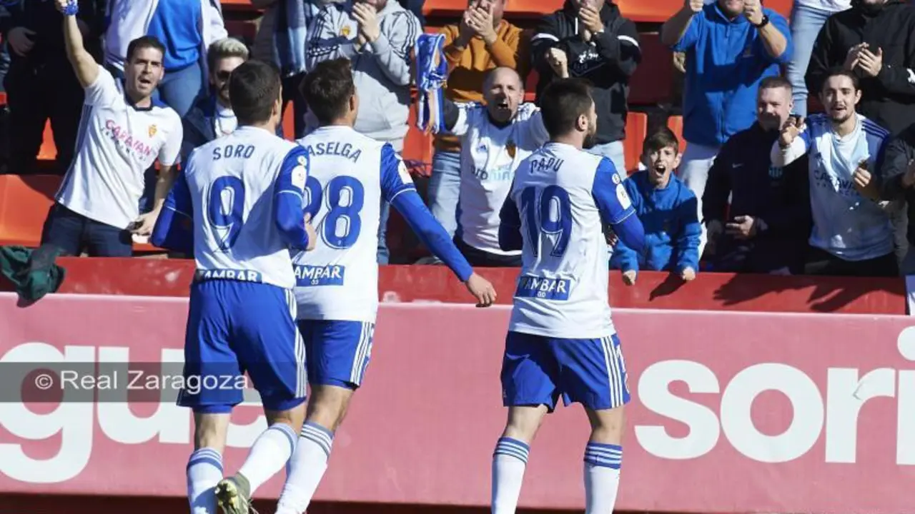 Papu celebra su gol junto a Soro y Baselga. Foto: Real Zaragoza