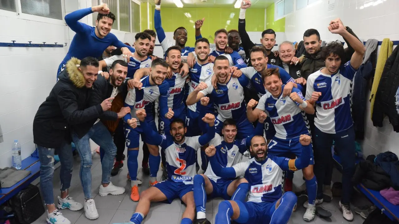 Los jugadores del CD Ebro celebran el pase a dieciseisavos de la Copa. Foto: CD Ebro