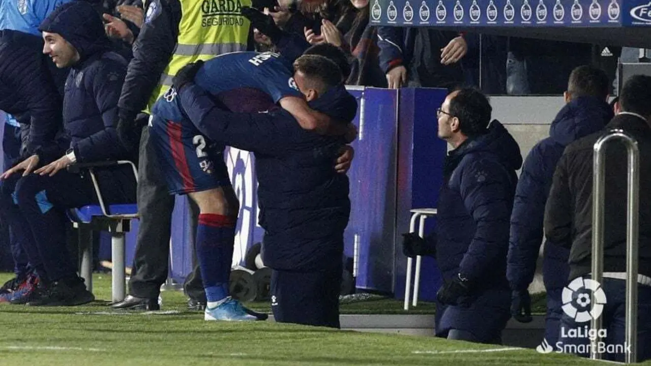 Miguel&oacute;n se fue a celebrar su gol con Raba, en la imagen. Foto: LaLiga