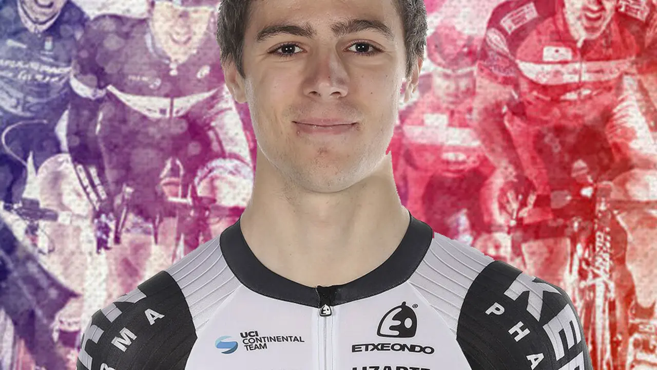 Jaime Castrillo con el maillot del Kern Pharma
