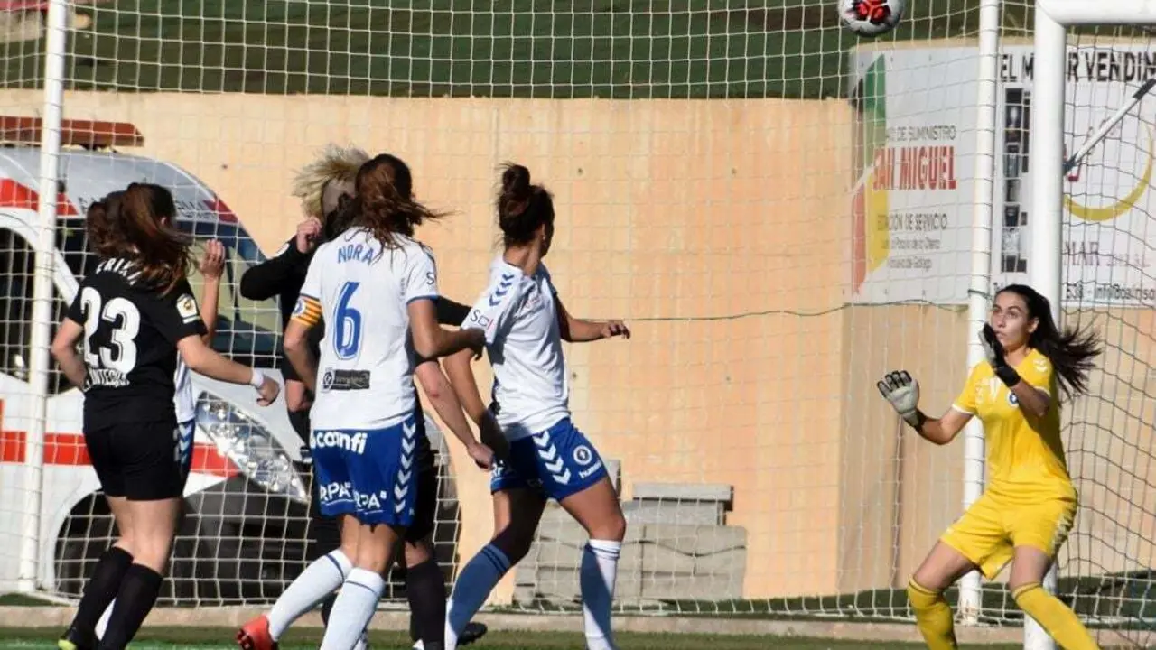 El Zaragoza CFF en su partido ante el Sporting. Foto: partidosdelzaragozacff.wordpress.com