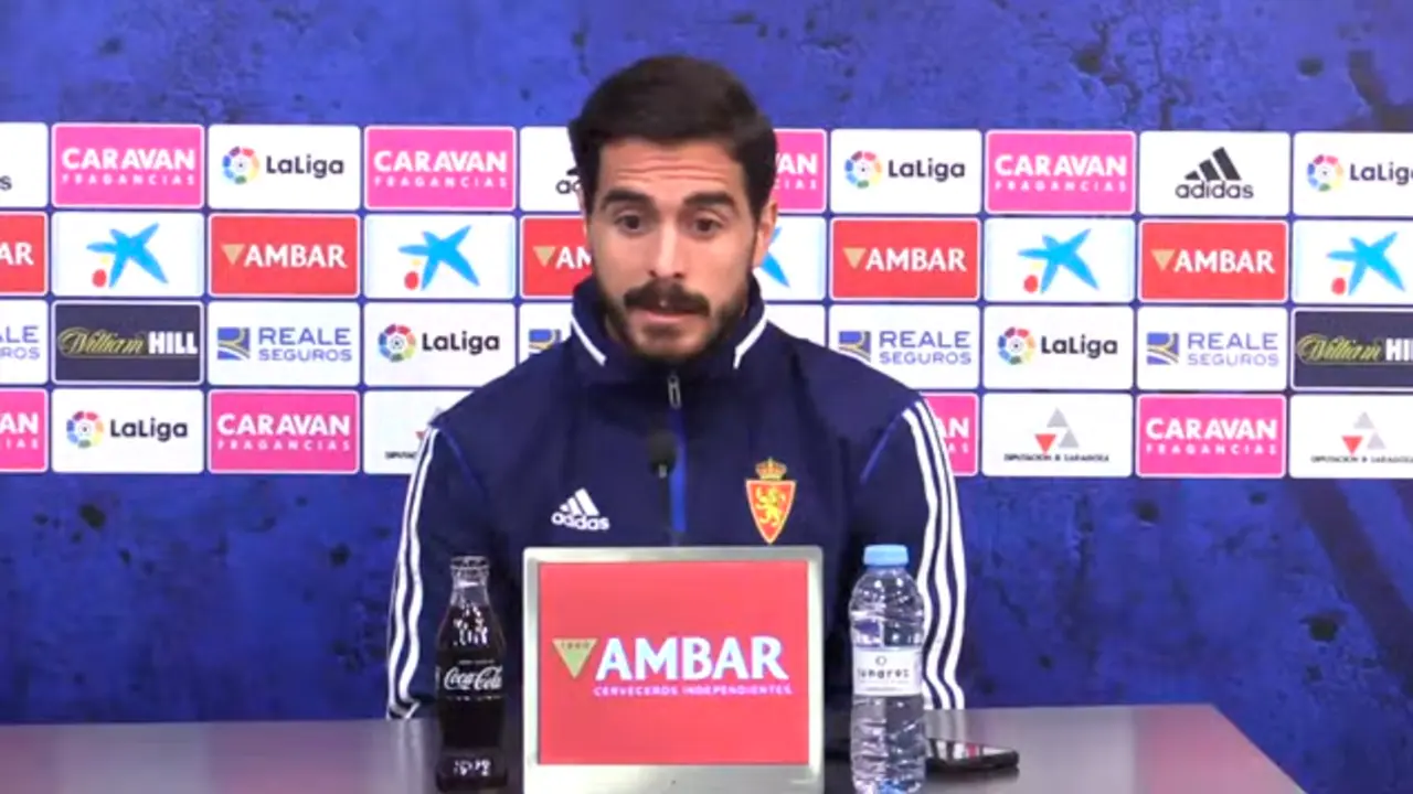 Javi Ros esta ma&ntilde;ana en rueda de prensa en la Ciudad Deportiva. Foto: Real Zaragoza