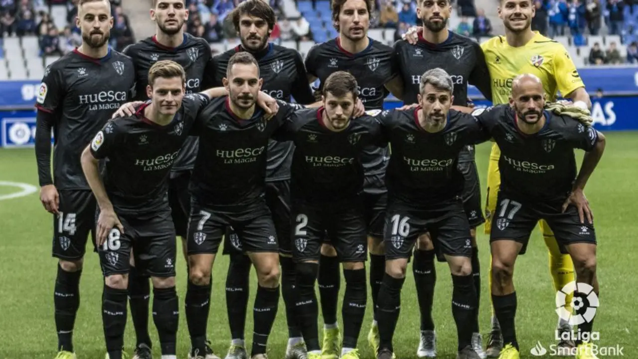 Once inicial del Huesca en el partido jugado en el Tartiere contra el Oviedo. Foto: LaLiga