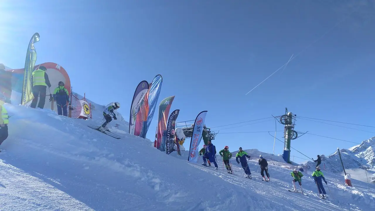 Imagen de la competici&oacute;n de esqu&iacute; alpinio Memorial Bel&iacute;o celebrtado en la estaci&oacute;n de Panticosa. Foto: PEC